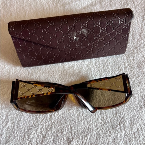 GUCCI
Tortoise Shell Frame GG Sunglasses - 2998 - Picture 12 of 14